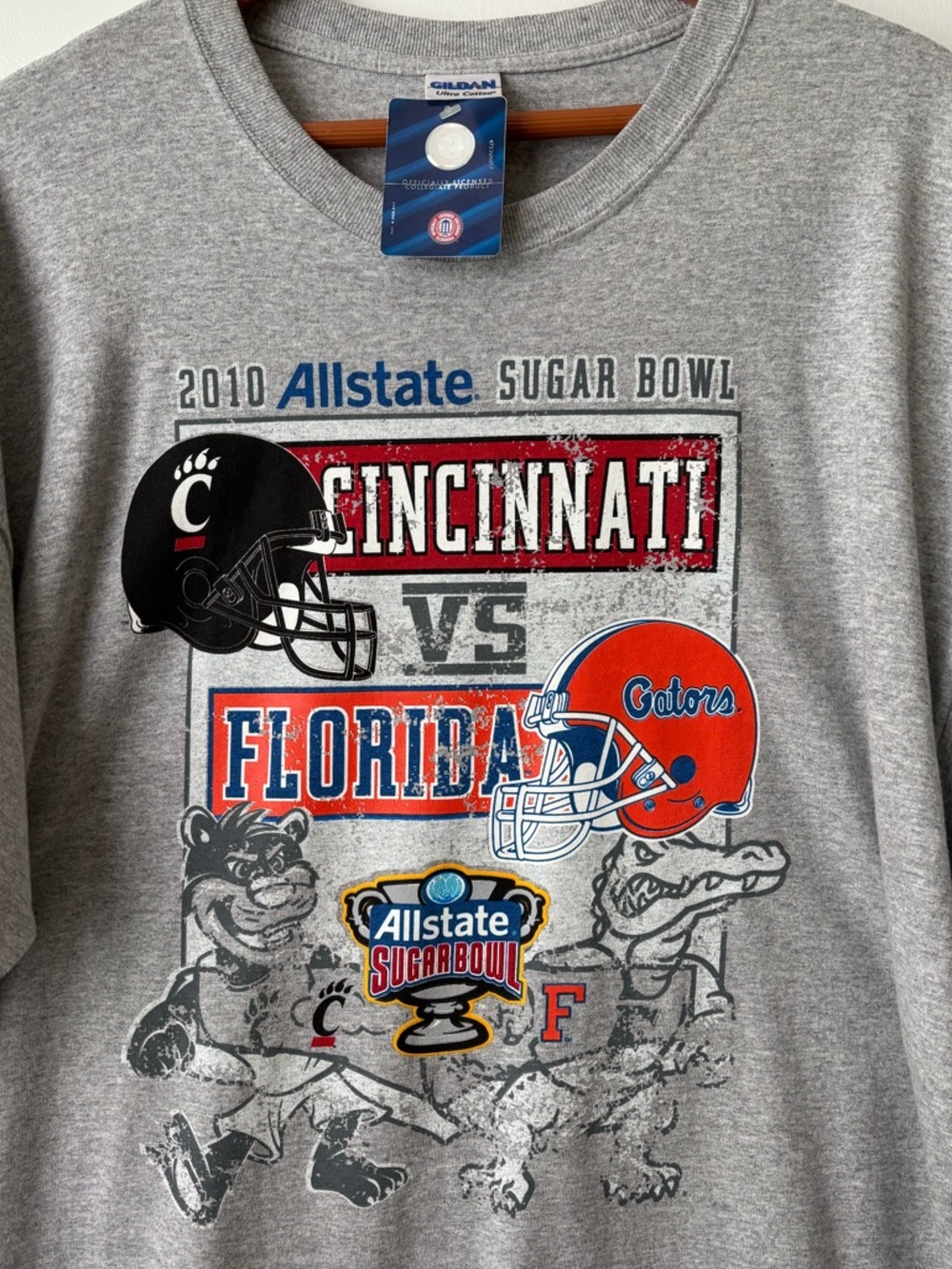 NWT Sugar Bowl SS T-Shirt Florida Gators Cincinnati Bearcats Football 2010 Gray